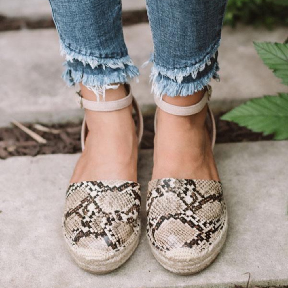Snake Print Flat Platform Espadrille Sandal - Picture 2 of 3
